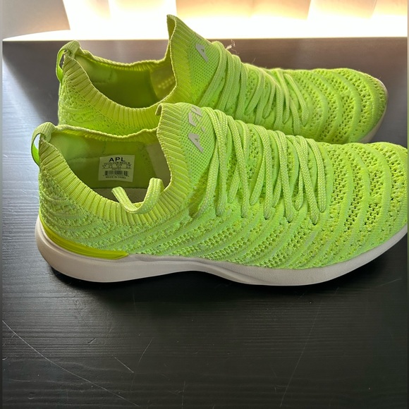 APL Techloom Wave in Energy green! - Picture 3 of 3